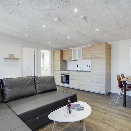Arlene - 800m From The Sea By Interhome